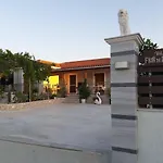 Fior Di Βίλα *